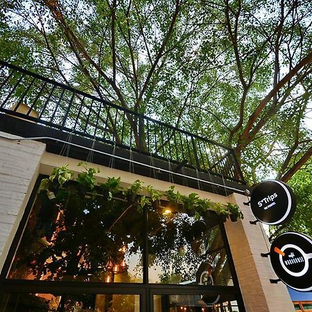 Albergue Strips The Poshtel Chiang Mai Exterior foto