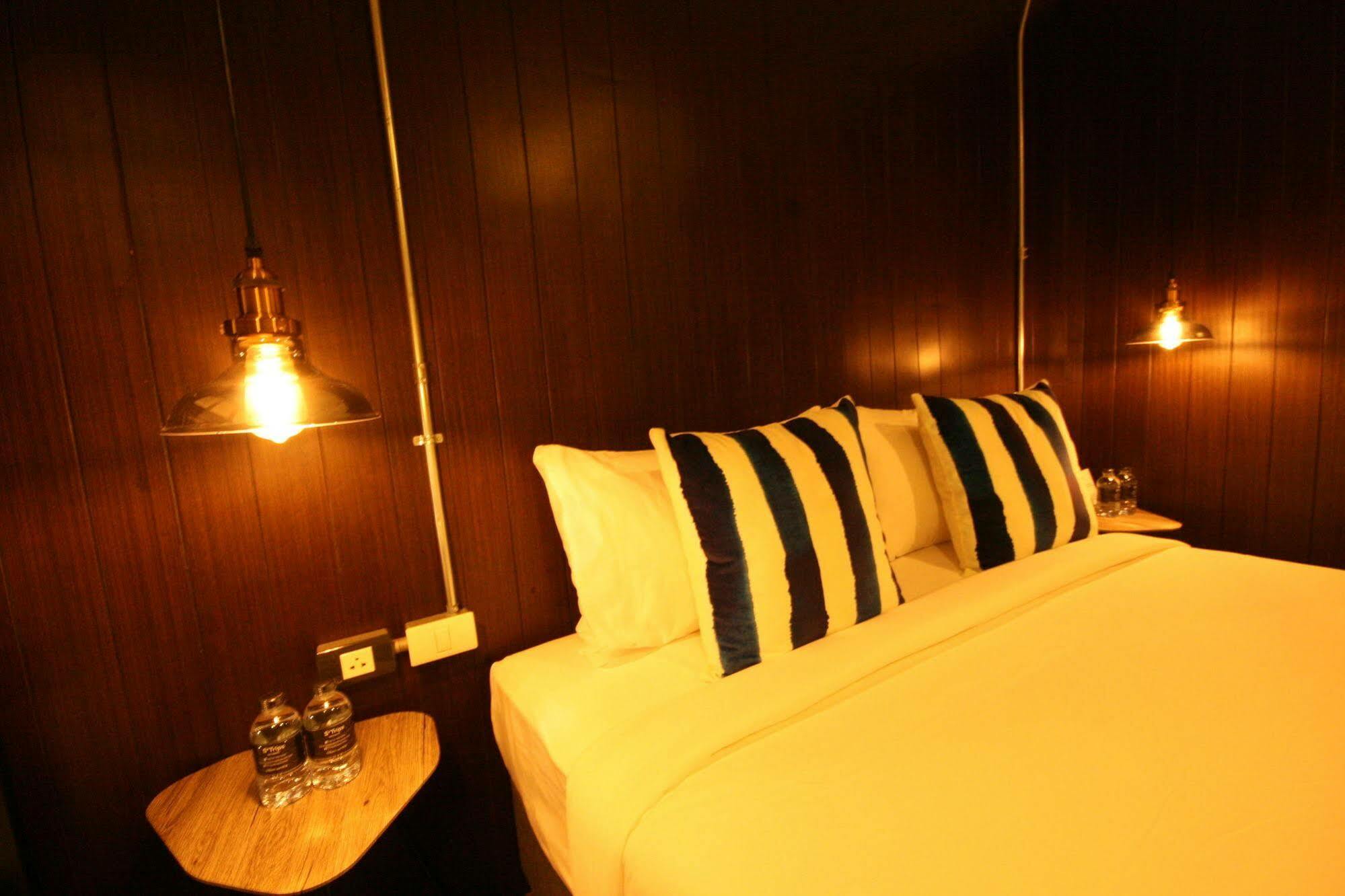 Albergue Strips The Poshtel Chiang Mai Exterior foto